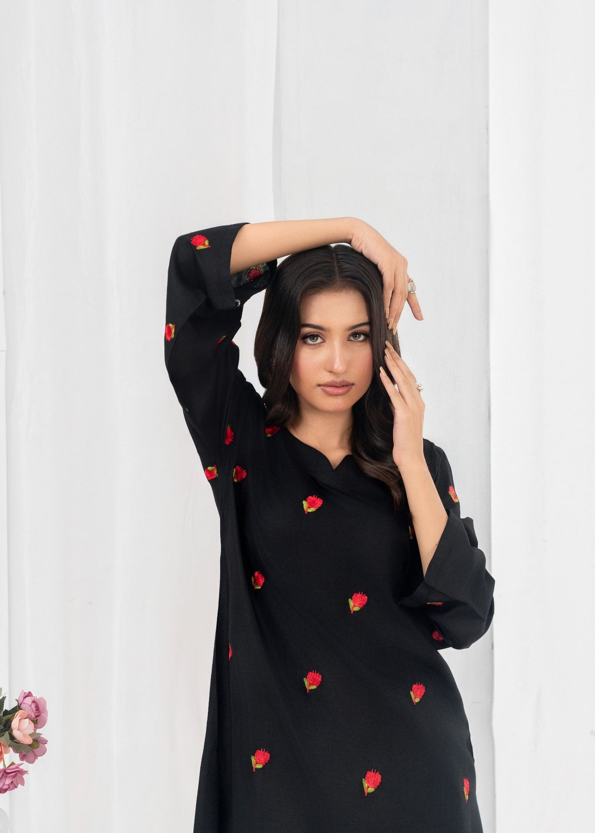 PETAL EMBROIDERED FARSHI 2PCS