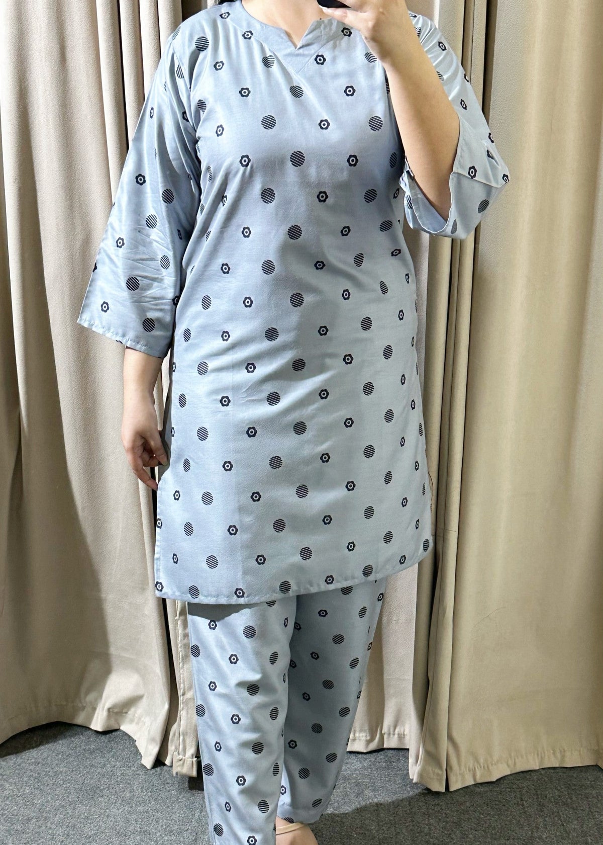 Grey Dot 2pcs