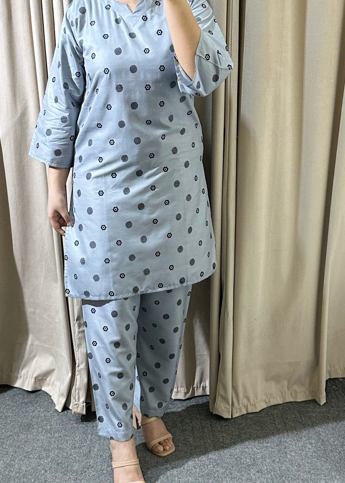 Grey Dot 2pcs