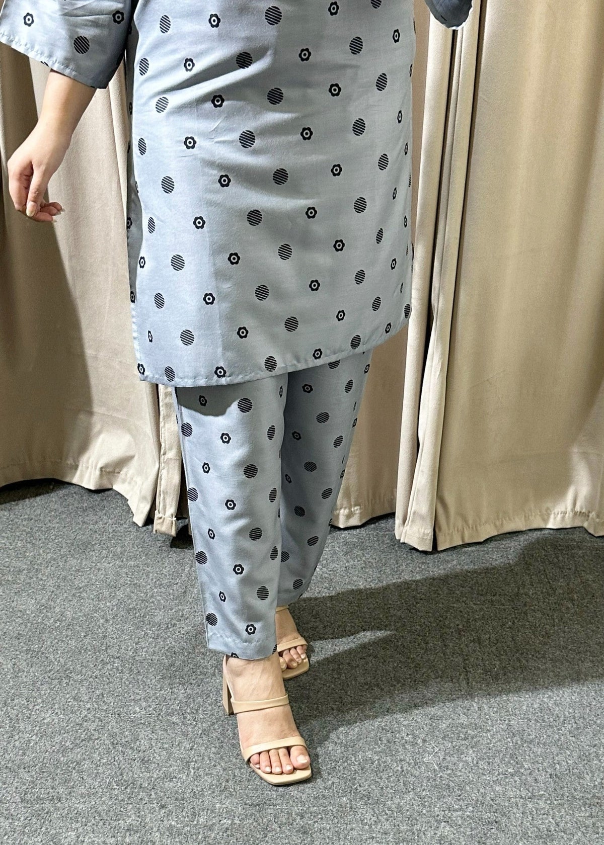 Grey Dot 2pcs