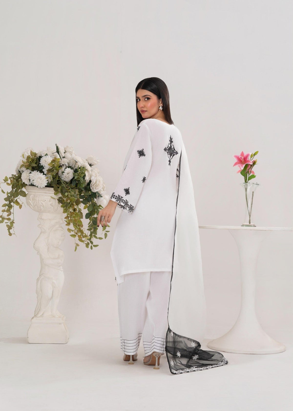 WHITE CHARM (FARSHI SHALWAR) 3PCS