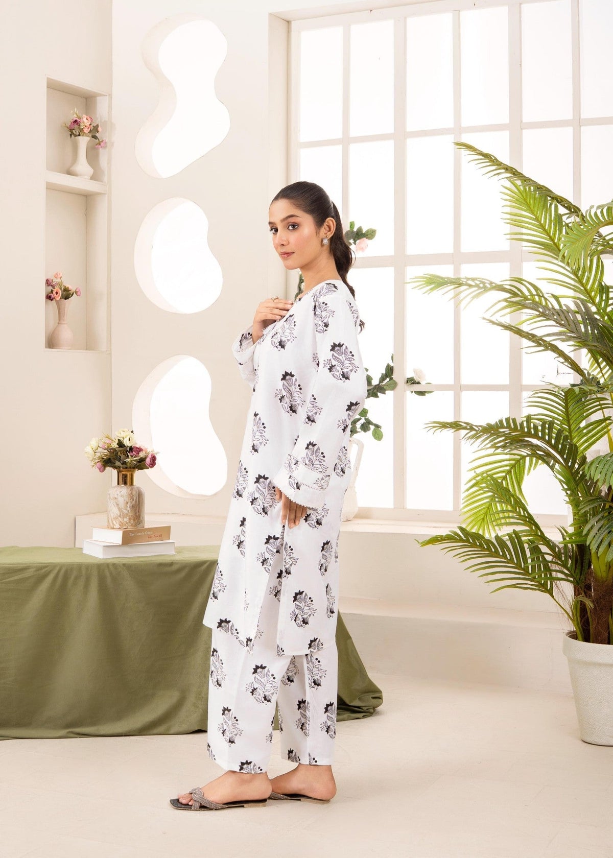 ZEENAT WHITE 2PCS