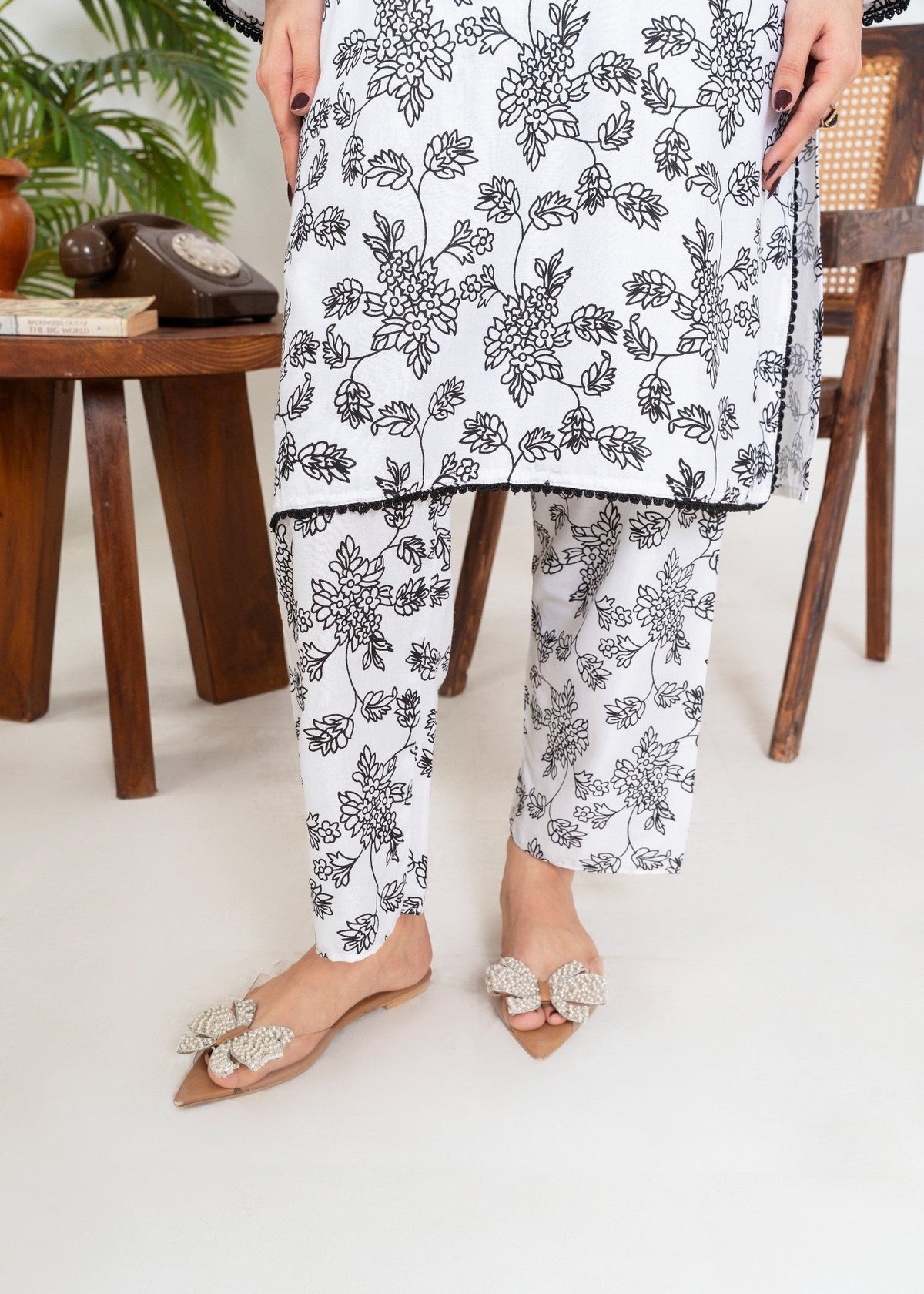 GULAAB WHITE 2PCS