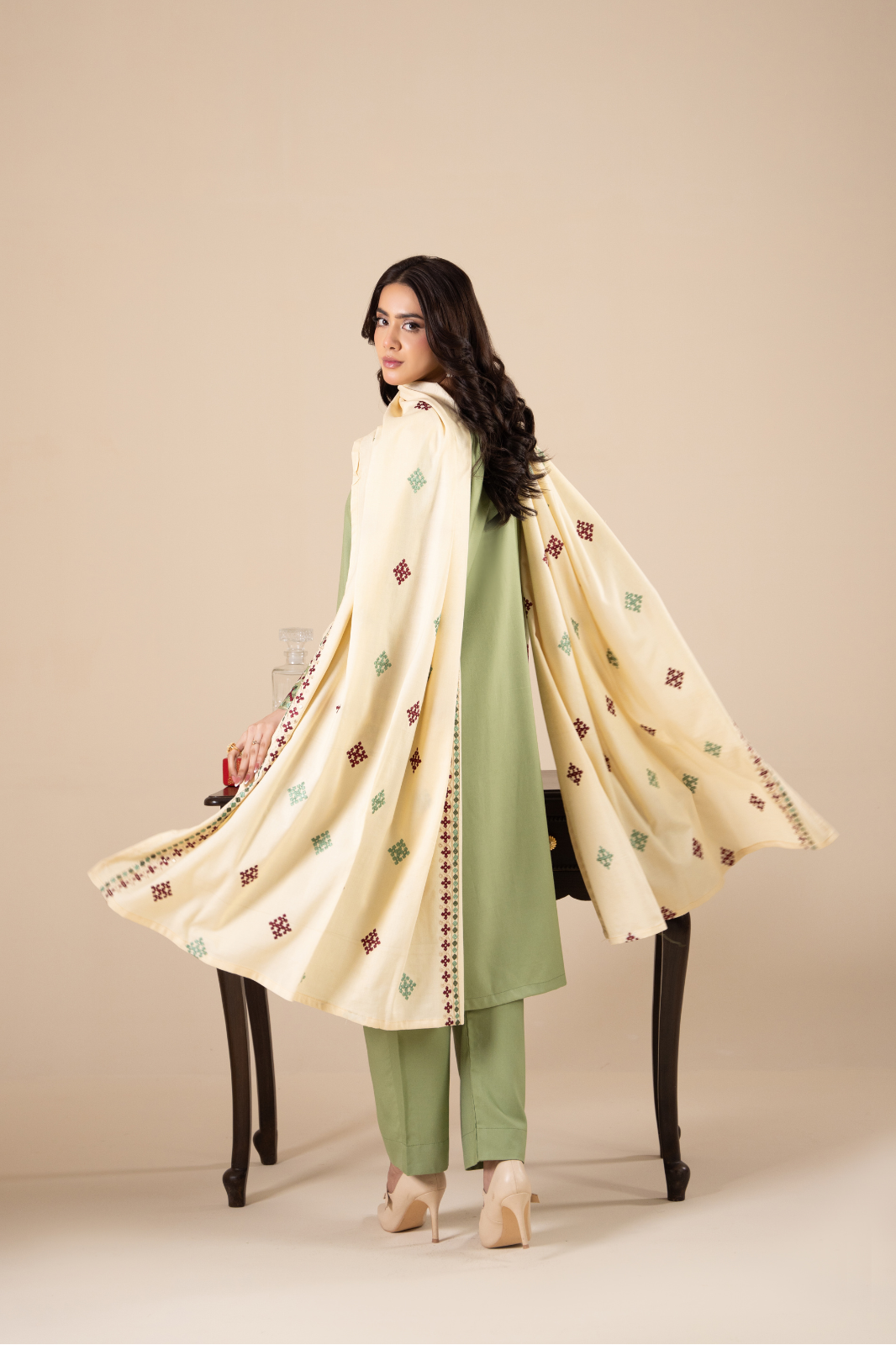 Hoorain Emb 3pc